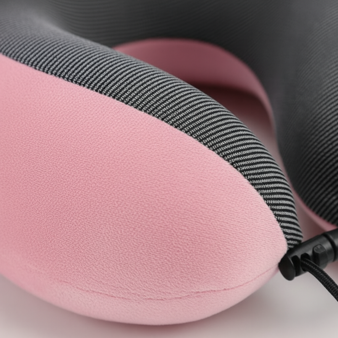 כרית צוואר עם קפוצ'ון | Travelle HOODIE